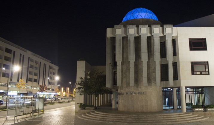 Câmara Municipal de Ílhavo adere à Campanha Mundial Acendam a Luz Azul (Light it up blue)