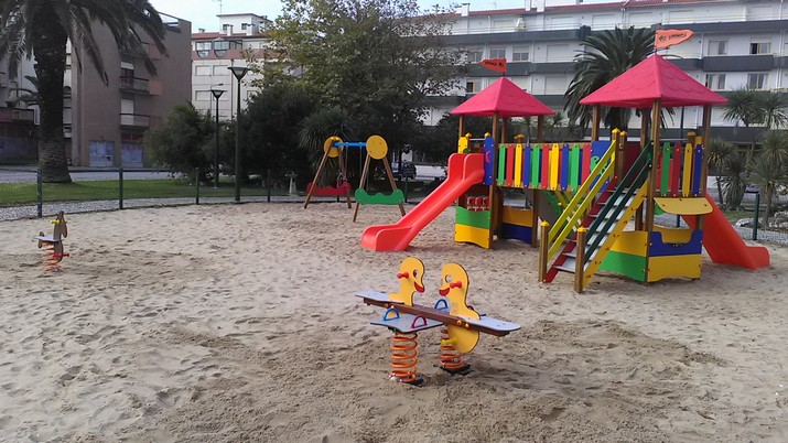 Requalificação de Parques Infantis na Praia da Barra