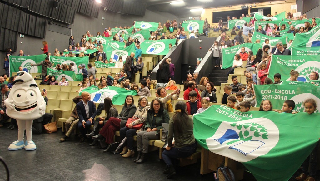 Câmara Municipal distingue Eco-Associações e entrega Bandeiras Verdes Eco-Escolas