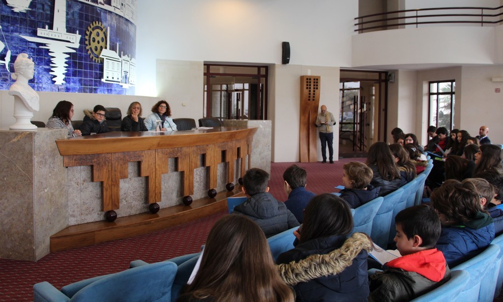 Sessão escolar “Parlamento dos Jovens” trouxe alunos da Gafanha da Nazaré ao Salão Nobre